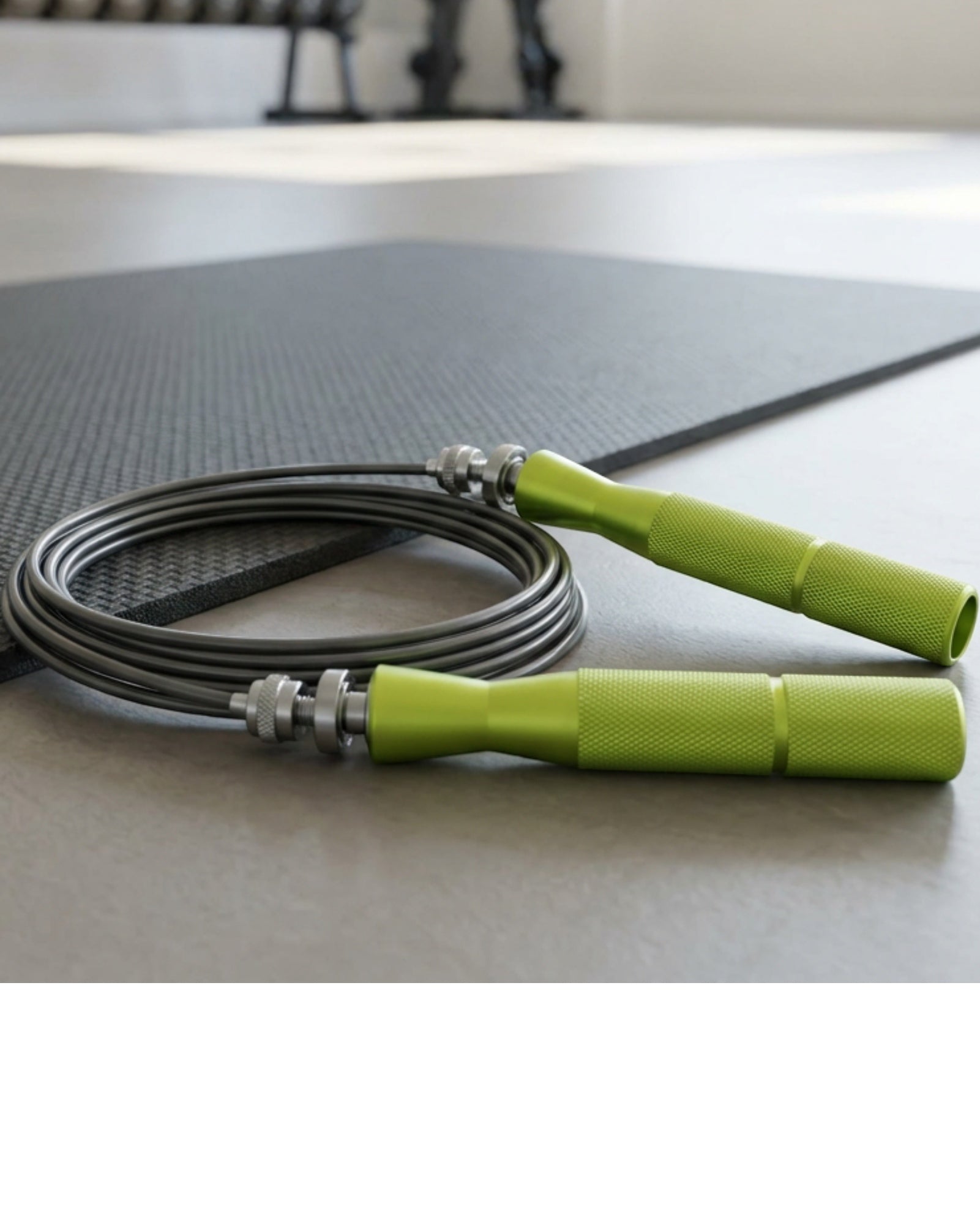 Ridges Bearing Speed Jump Rope 3 m Steel Cable Graphite and Lime - Lifestyle view