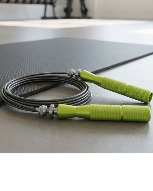 Ridges Bearing Speed Jump Rope 3 m Steel Cable Graphite and Lime - Lifestyle view